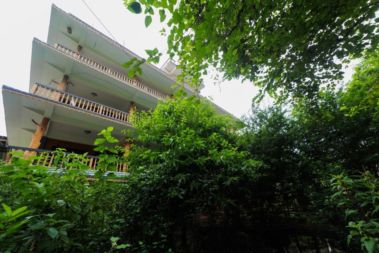 סאורהה Chitwan Gaida Lodge - Animal Lovers & Birdwatchers Paradise מראה חיצוני תמונה