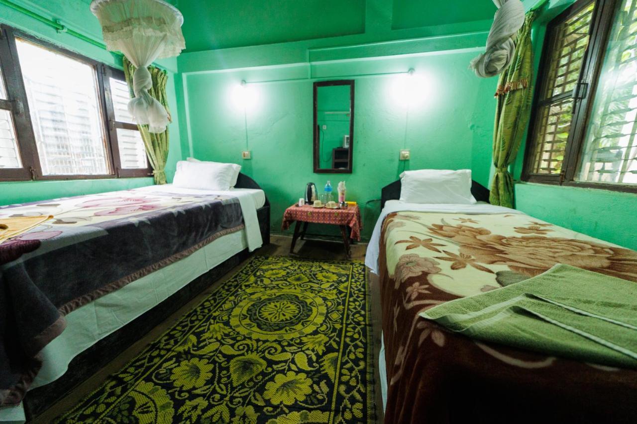 סאורהה Chitwan Gaida Lodge - Animal Lovers & Birdwatchers Paradise מראה חיצוני תמונה