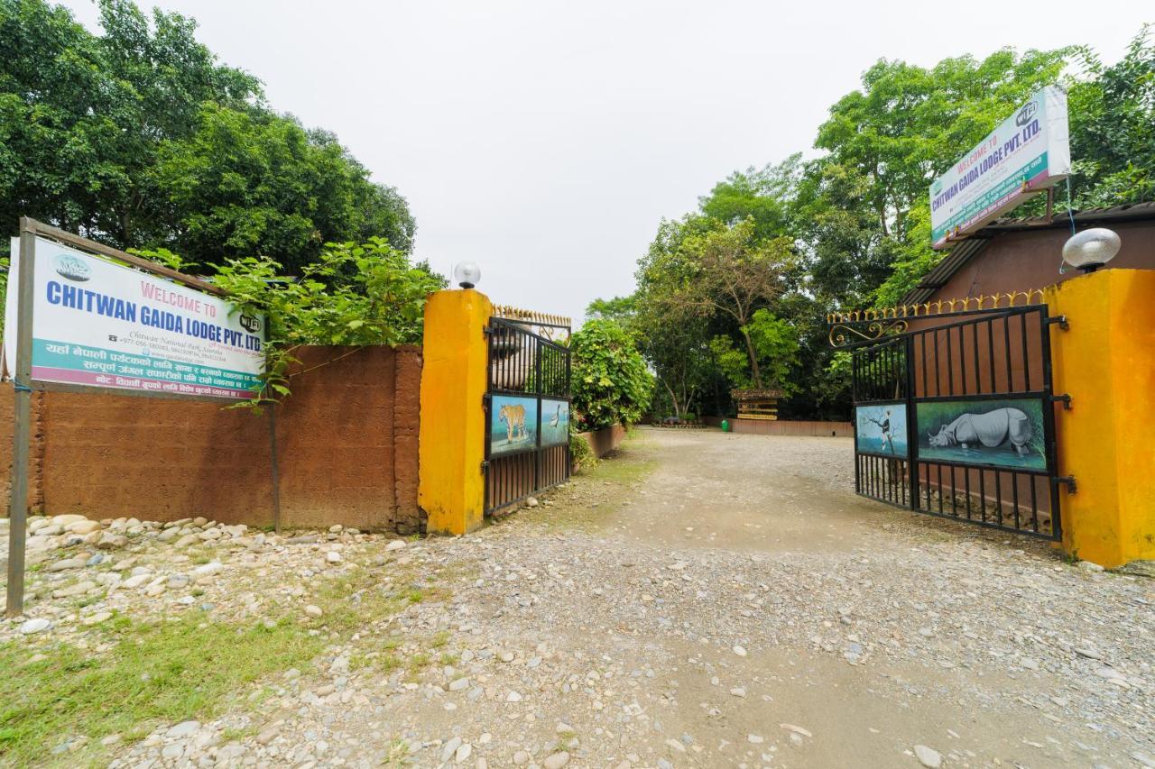סאורהה Chitwan Gaida Lodge - Animal Lovers & Birdwatchers Paradise מראה חיצוני תמונה