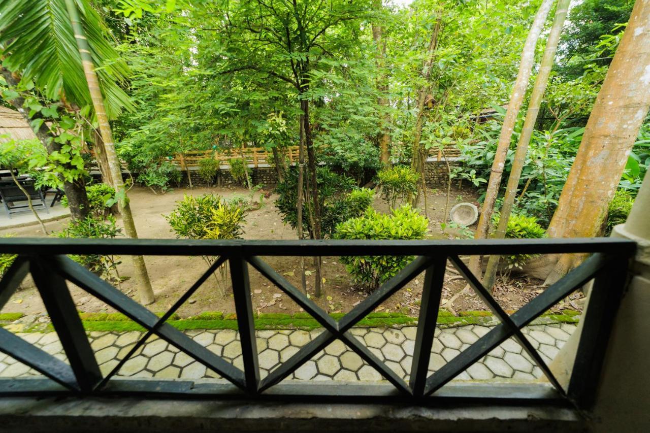 סאורהה Chitwan Gaida Lodge - Animal Lovers & Birdwatchers Paradise מראה חיצוני תמונה