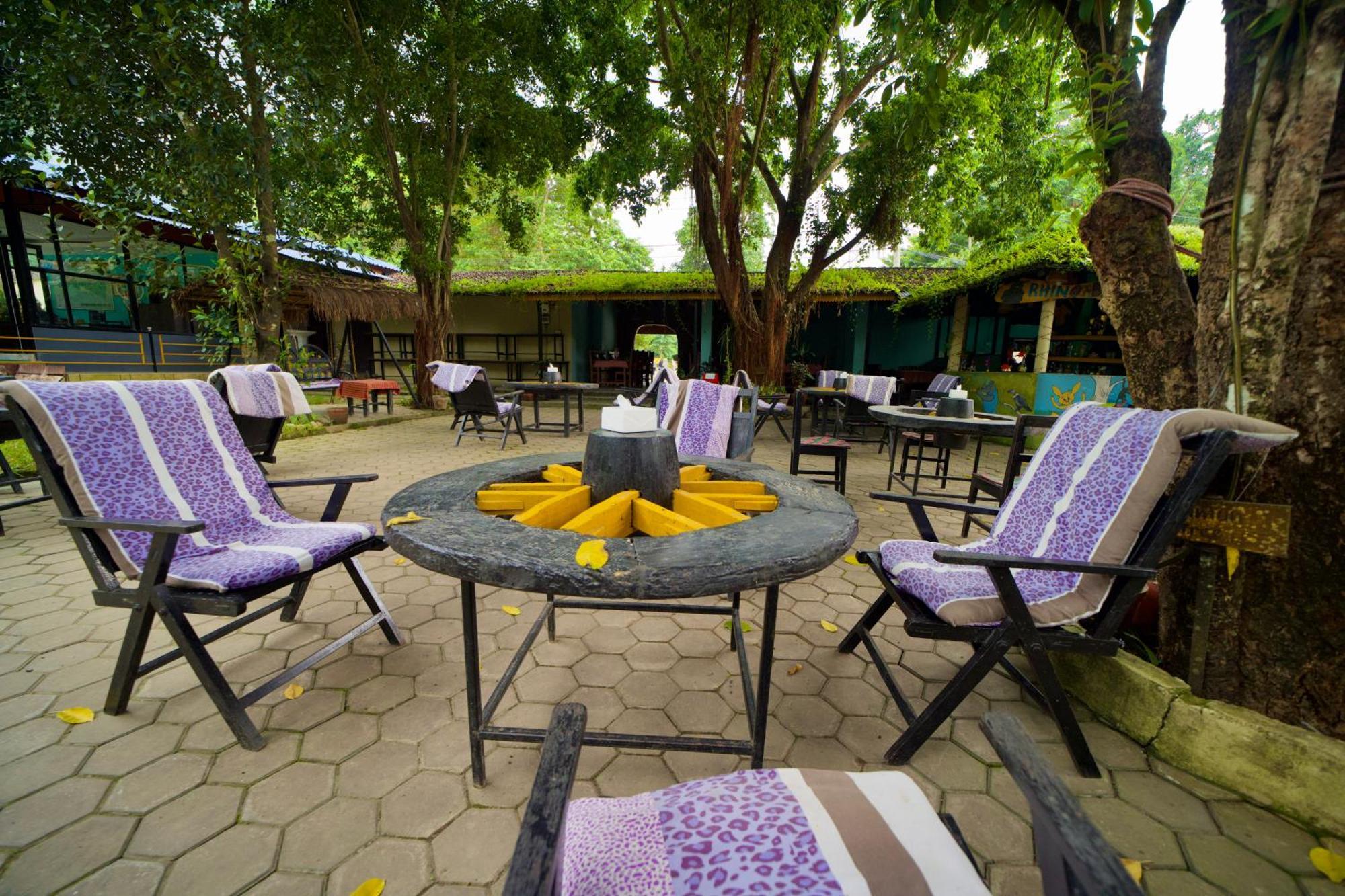 סאורהה Chitwan Gaida Lodge - Animal Lovers & Birdwatchers Paradise מראה חיצוני תמונה