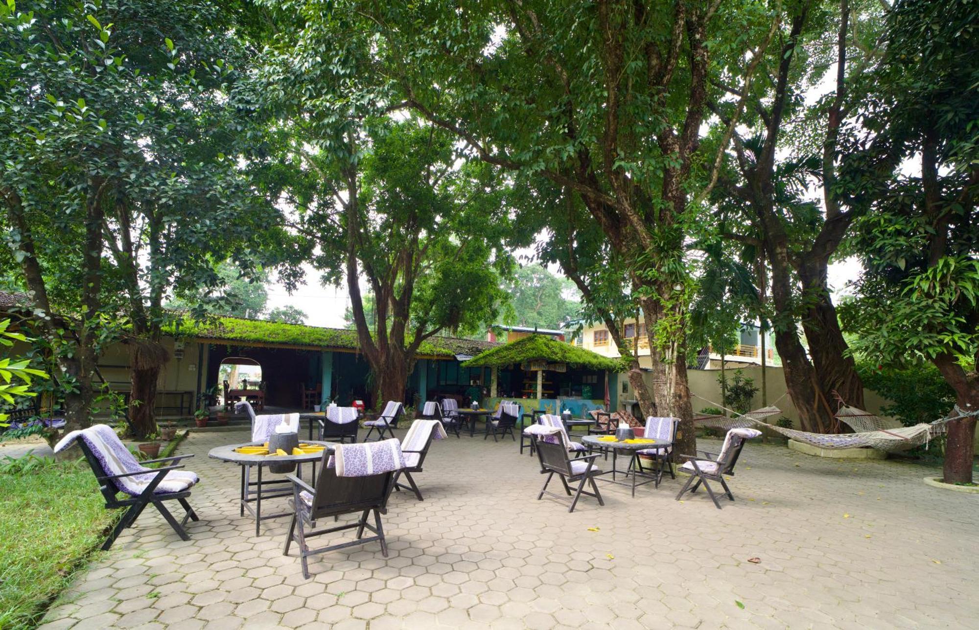 סאורהה Chitwan Gaida Lodge - Animal Lovers & Birdwatchers Paradise מראה חיצוני תמונה
