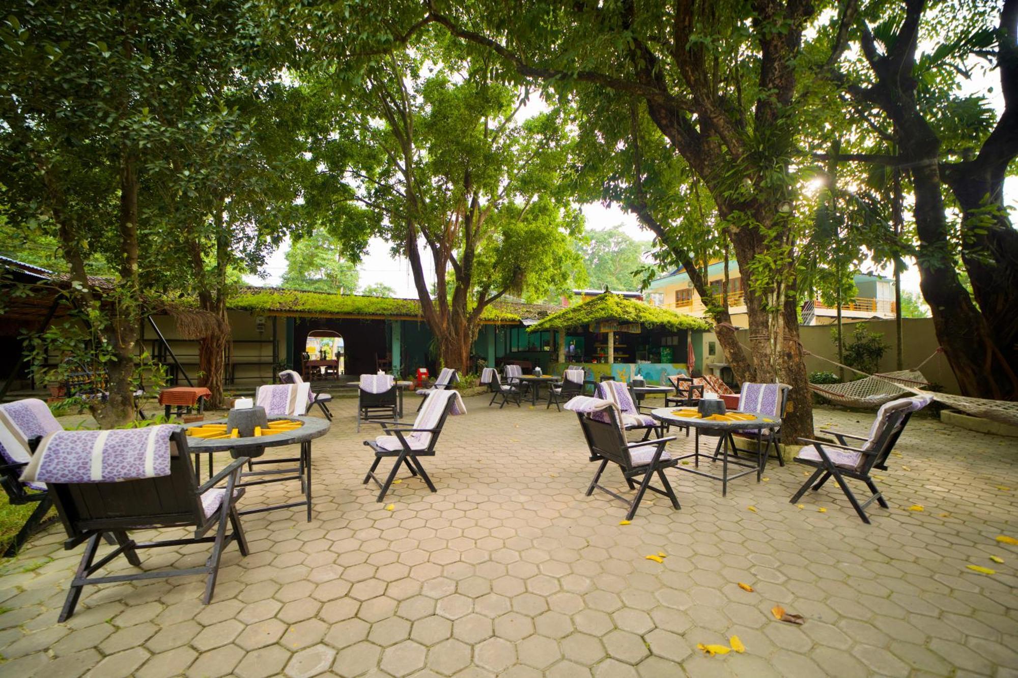 סאורהה Chitwan Gaida Lodge - Animal Lovers & Birdwatchers Paradise מראה חיצוני תמונה